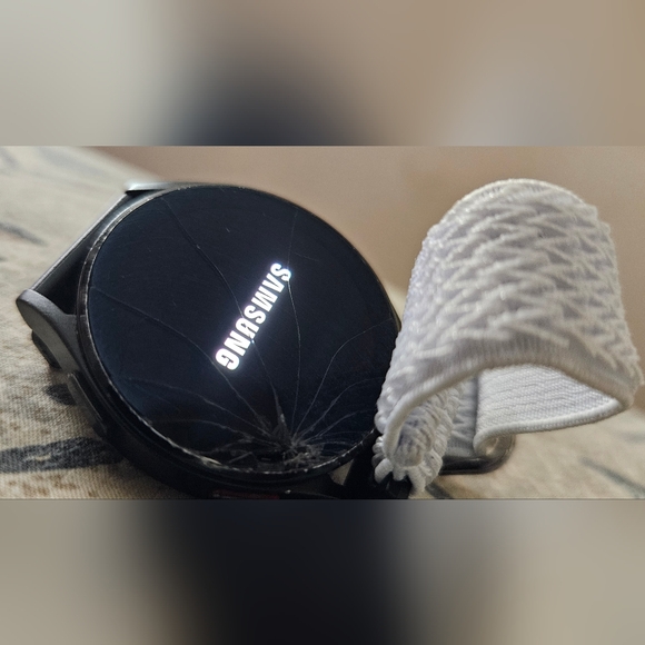 Used Samsung Galaxy Watch 4 40mm - Picture 3 of 6